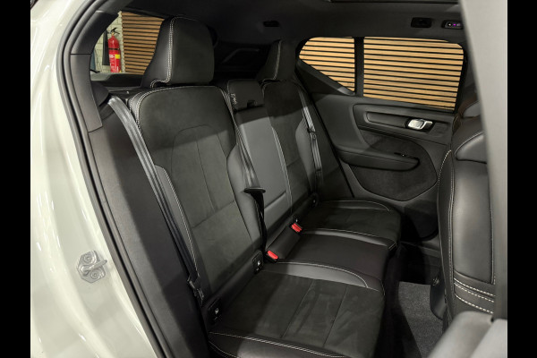 Volvo XC40 1.5 T5 Recharge R-Design | H/K Premium Sound | Pano | Trekhaak | Licht Pakket | Parkeerassist Pakket | Winter Pakket |