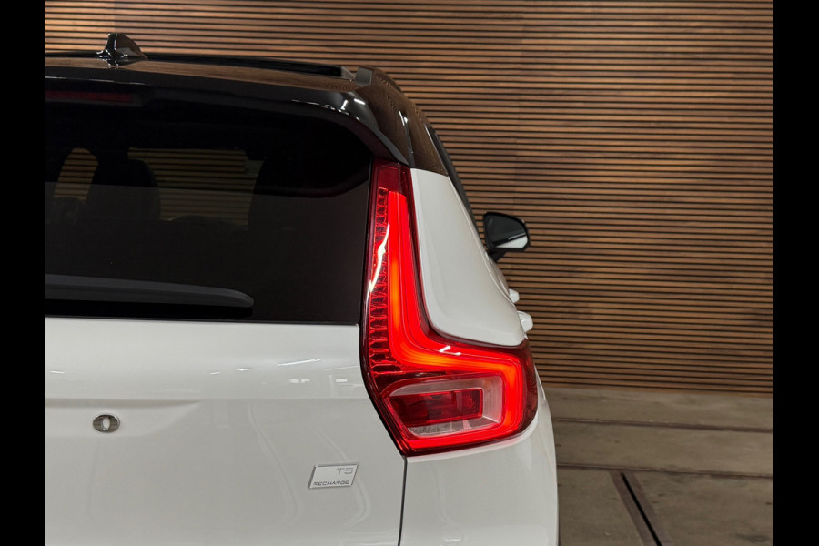 Volvo XC40 1.5 T5 Recharge R-Design | H/K Premium Sound | Pano | Trekhaak | Licht Pakket | Parkeerassist Pakket | Winter Pakket |