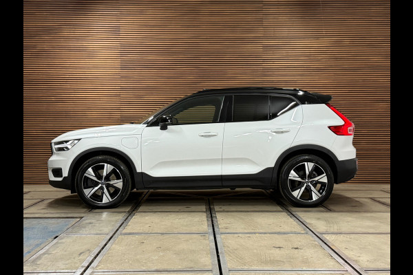 Volvo XC40 1.5 T5 Recharge R-Design | H/K Premium Sound | Pano | Trekhaak | Licht Pakket | Parkeerassist Pakket | Winter Pakket |