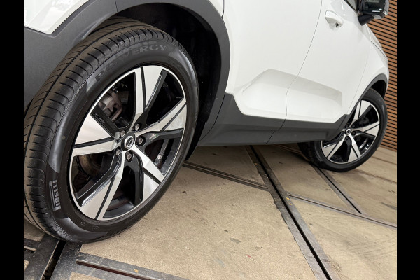 Volvo XC40 1.5 T5 Recharge R-Design | H/K Premium Sound | Pano | Trekhaak | Licht Pakket | Parkeerassist Pakket | Winter Pakket |