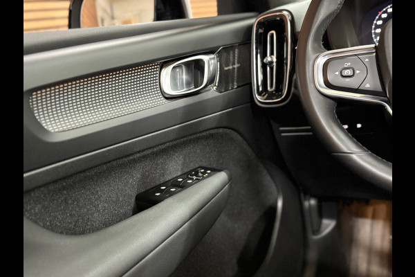 Volvo XC40 1.5 T5 Recharge R-Design | H/K Premium Sound | Pano | Trekhaak | Licht Pakket | Parkeerassist Pakket | Winter Pakket |