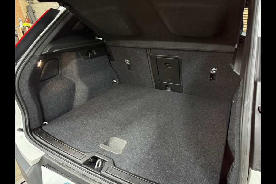 Volvo XC40 1.5 T5 Recharge R-Design | H/K Premium Sound | Pano | Trekhaak | Licht Pakket | Parkeerassist Pakket | Winter Pakket |