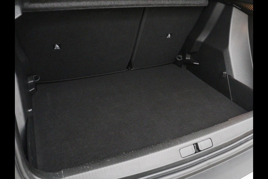 Peugeot 2008 1.2 Hybrid 136 Style | Automaat | Carplay | Climate control | Parkeerhulp | Full LED | Cruise control | Bluetooth