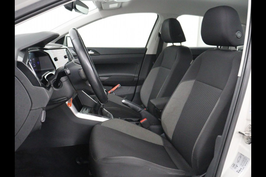 Volkswagen Polo 1.0 TSI Life Business | Stoelverwarming | Adaptive cruise | Carplay | Trekhaak | Navigatie | Full LED | 16'' | Climate control | DAB | Bluetooth