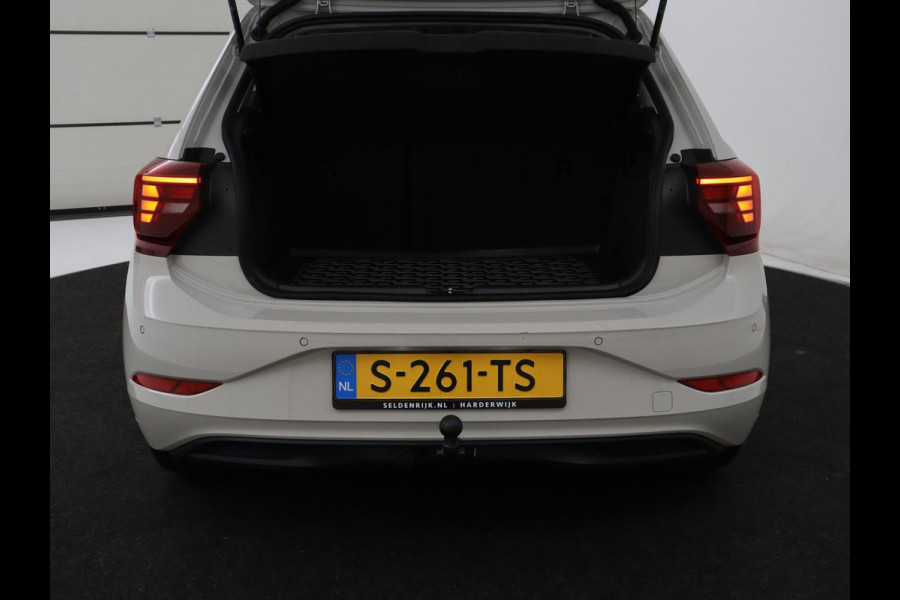Volkswagen Polo 1.0 TSI Life Business | Stoelverwarming | Adaptive cruise | Carplay | Trekhaak | Navigatie | Full LED | 16'' | Climate control | DAB | Bluetooth
