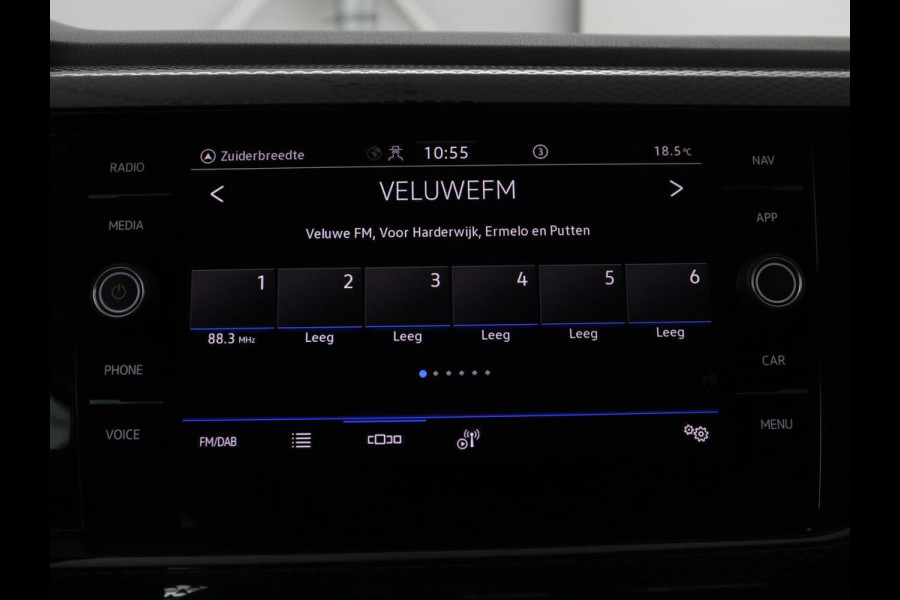 Volkswagen Polo 1.0 TSI Life Business | Stoelverwarming | Adaptive cruise | Carplay | Trekhaak | Navigatie | Full LED | 16'' | Climate control | DAB | Bluetooth