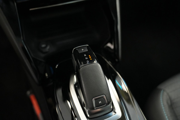 Peugeot 208 1.2 PureTech Allure Panoramadak Navigatie Full-led 24 Maanden garantie* (Vraag naar de voorwaarden)