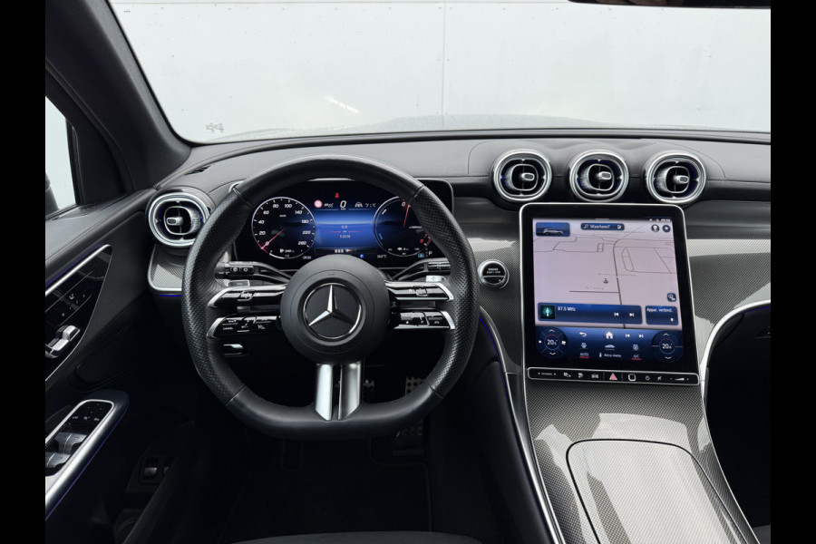 Mercedes-Benz GLC 300e 4MATIC AMG Line | Trekhaak | Distronic | CarPlay | Camera | 19 inch