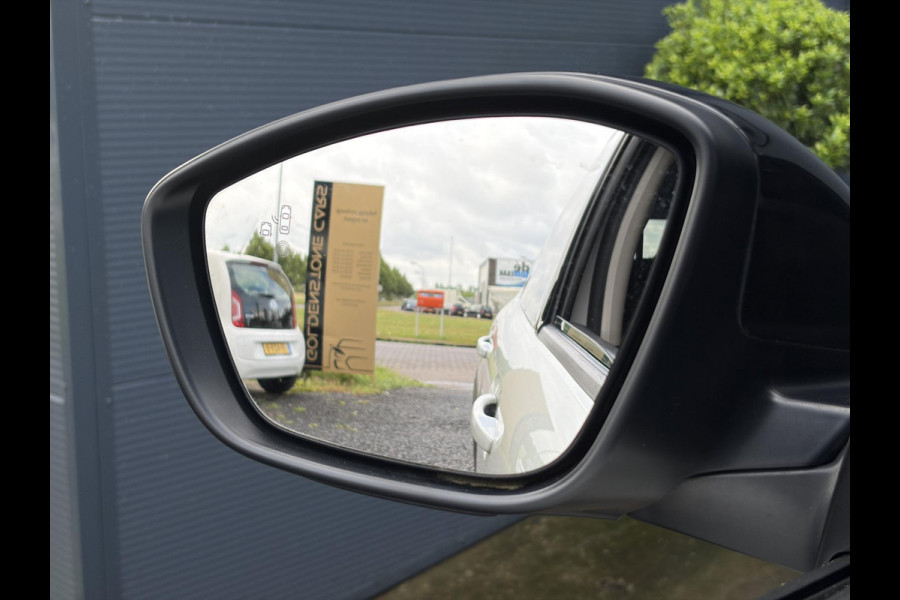Citroën C4 Cactus 1.2 PureTech Shine 131pk,6 Bak,D-riem vv in 204,Pano,Trekhaak,Camera,Navi,Dodehoek,Keyless,Clima,Cruise,N.A.P,Recent beurt gehad,Pdc V+A,Lm velgen,Apk tot 06-2027