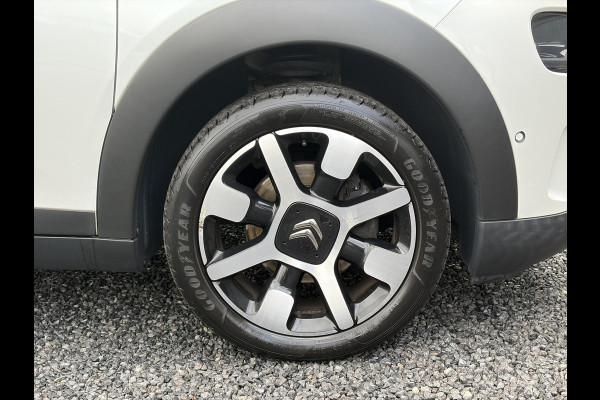 Citroën C4 Cactus 1.2 PureTech Shine 131pk,6 Bak,D-riem vv in 204,Pano,Trekhaak,Camera,Navi,Dodehoek,Keyless,Clima,Cruise,N.A.P,Recent beurt gehad,Pdc V+A,Lm velgen,Apk tot 06-2027