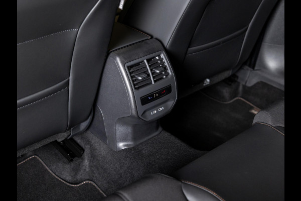 CUPRA Formentor 1.5 TSI Business Edition Plus / 150pk / Panorama dak / Achteruitrij camera / Stoel en stuur verwarming /