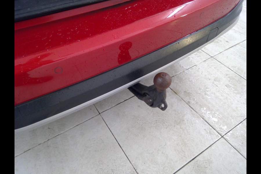 Ford FOCUS Wagon 1.0 EcoBoost Hybrid Active X Business 126.500 KM | Trekhaak | Navigatie | Panorama Dak