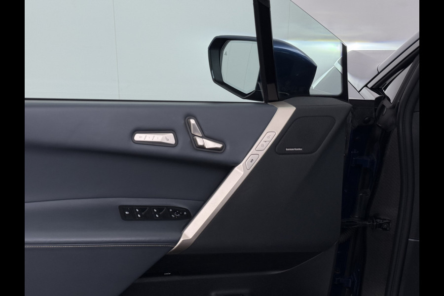 BMW iX xDrive 40 326pk Soh 100% Leder Suite+Massage+Ventilatie PanoDak Laser-LED 22"Lmv Trekhaak Soft-Close Adaptive-Cruise+Stop&Go Act Stuur+Bank+Stoel-Verwarmd AWD Digital-Key Connected-Drive Android Apple Carplay Warmte-comfort-pack Achteruitrij-Assist Co-Pilot-Pack Drive-Assist 1e Eigenaar 2.500kg Trekvermogen (630Nm)!  Recent onderhoud gehad, 163.340km