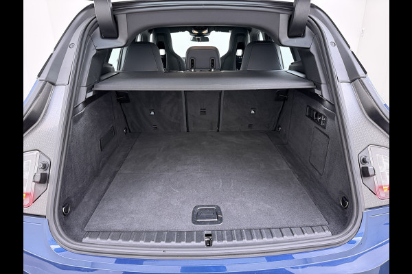 BMW iX xDrive 40 326pk Soh 100% Leder Suite+Massage+Ventilatie PanoDak Laser-LED 22"Lmv Trekhaak Soft-Close Adaptive-Cruise+Stop&Go Act Stuur+Bank+Stoel-Verwarmd AWD Digital-Key Connected-Drive Android Apple Carplay Warmte-comfort-pack Achteruitrij-Assist Co-Pilot-Pack Drive-Assist 1e Eigenaar 2.500kg Trekvermogen (630Nm)!  Recent onderhoud gehad, 163.340km