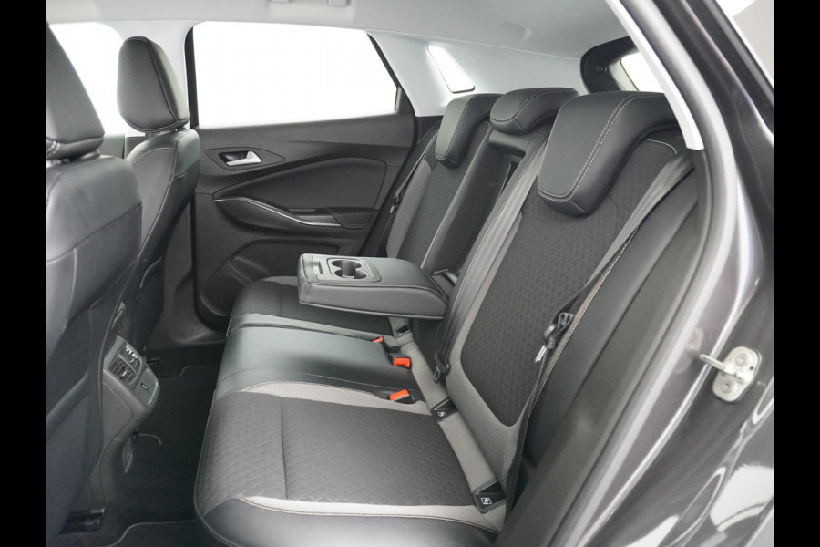 Opel Grandland X T131PK Business Executive Apple Carplay Android Auto Camera Navi AGR-Comfort Stoelen Keyless 19" DAB+ ECC Bluetooth Cruise Contr Isofix Elek.Achterklep Lane-Assist Lmv Regen-Licht Sensor Privacy Glas Dealer Onderhouden Origineel Nederlandse Auto