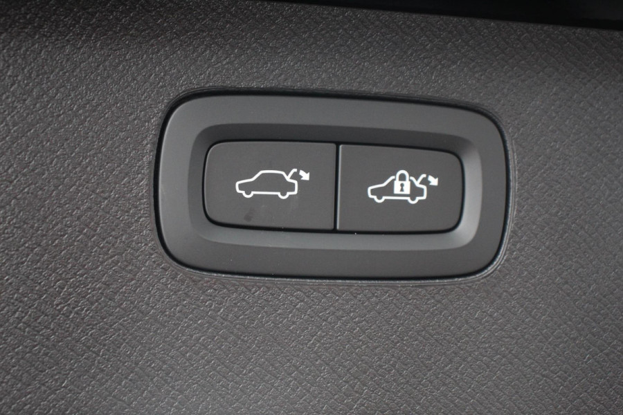 Volvo XC90 2.0 T8 455pk Recharge AWD Ultimate Dark Leder Panorama-schuifdak Navigatie Harman Kardon Electrisch bedienbare achterklep Camera Cruise control Apple Carplay/ Android Auto