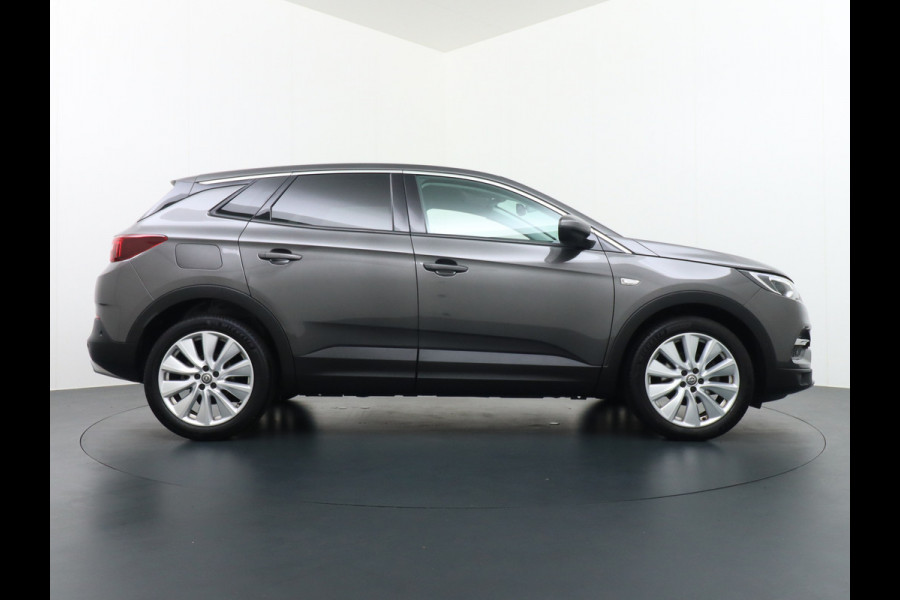 Opel Grandland X T131PK Business Executive Apple Carplay Android Auto Camera Navi AGR-Comfort Stoelen Keyless 19" DAB+ ECC Bluetooth Cruise Contr Isofix Elek.Achterklep Lane-Assist Lmv Regen-Licht Sensor Privacy Glas Dealer Onderhouden Origineel Nederlandse Auto