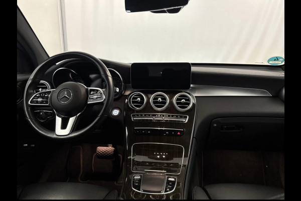 Mercedes-Benz GLC Coupé 300e 4MATIC - Distronic+ - 360 Camera - Memory - El. Trekhaak - Keyless Entry - Leer -