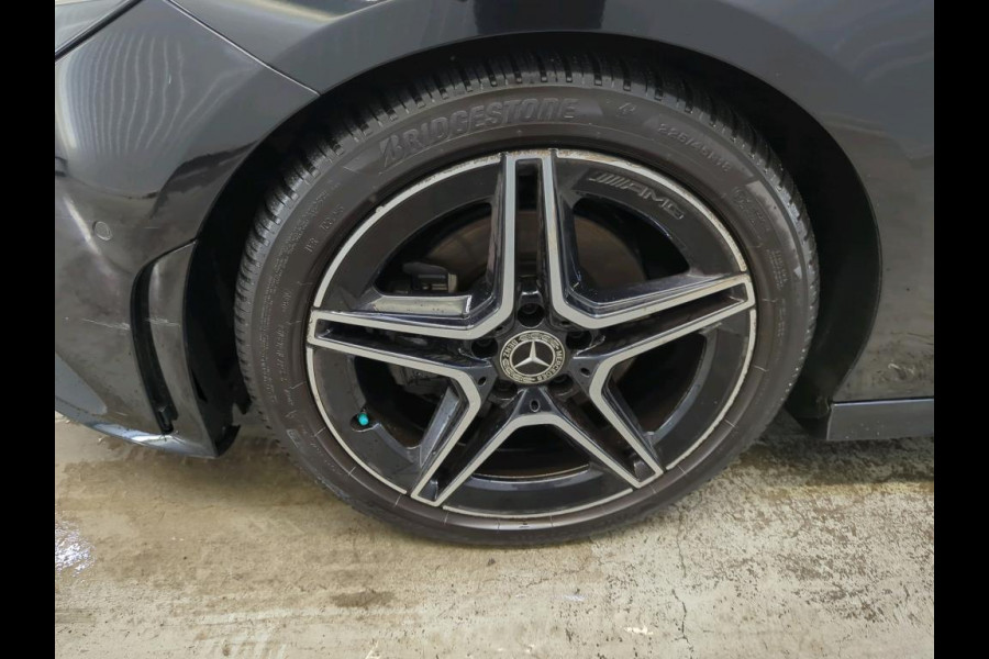 Mercedes-Benz CLA-Klasse Shooting Brake 180 Business Solution AMG Panoramadak Trekhaak Multibeam LED Nightpakket