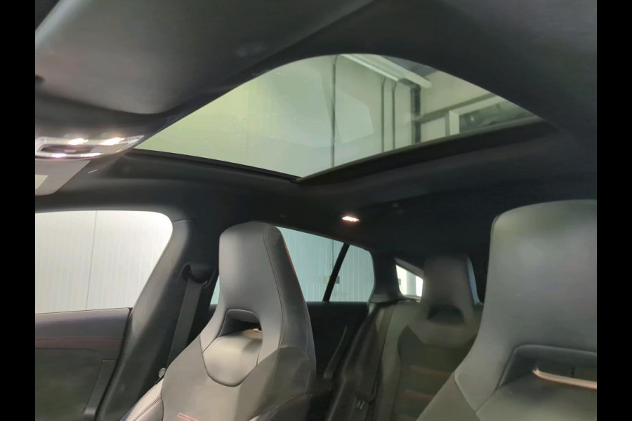 Mercedes-Benz CLA-Klasse Shooting Brake 180 Business Solution AMG Panoramadak Trekhaak Multibeam LED Nightpakket