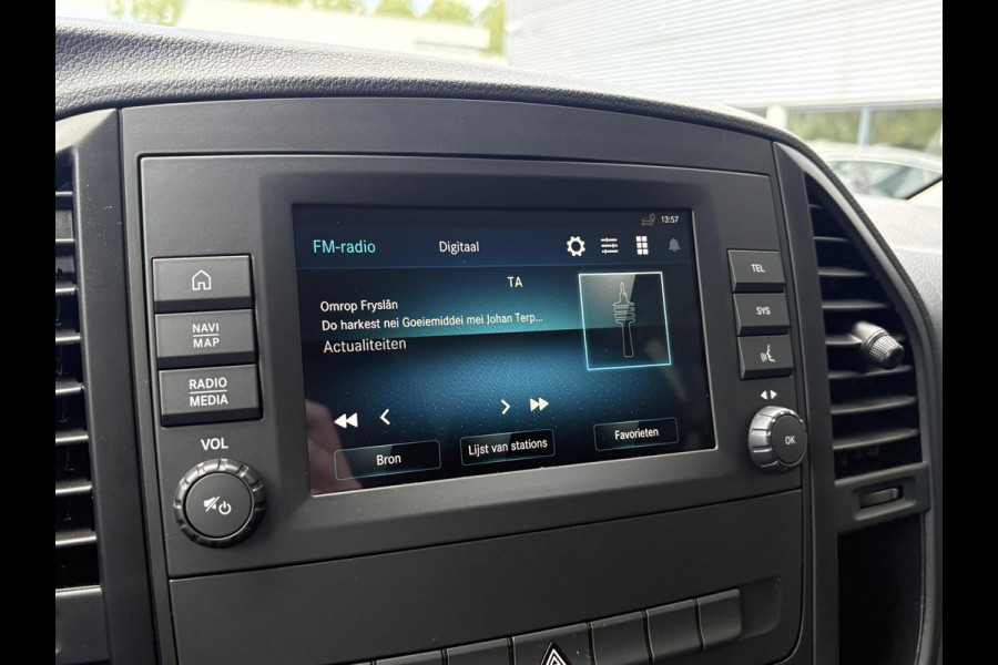 Mercedes-Benz EVITO TOURER PRO L2 90 kWh | BTW Auto | SOH 95,5% | 9 Pers. | Stoelverwarming | Navi | Cruise Control |