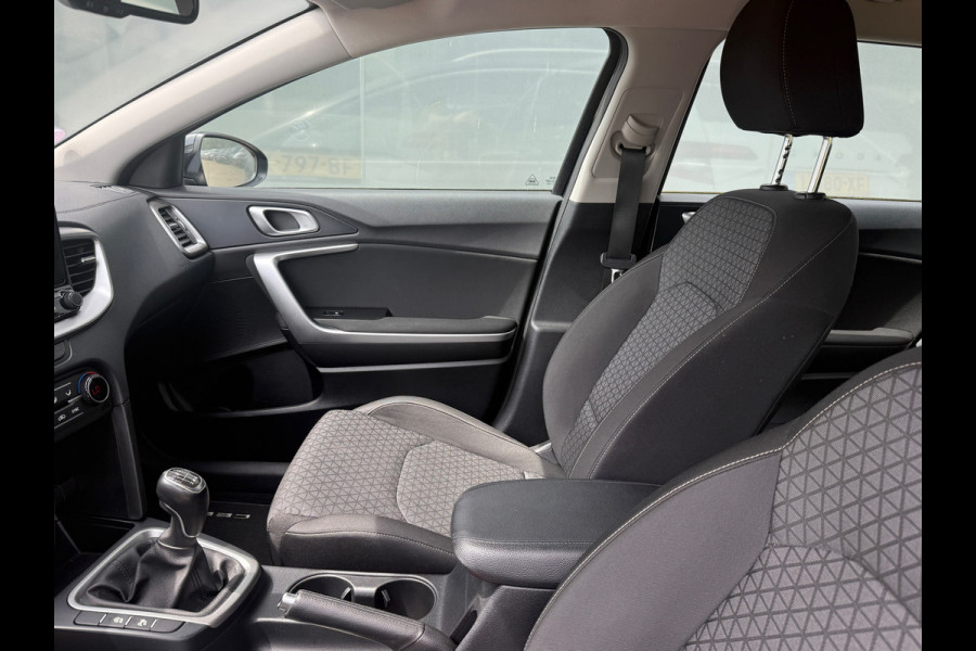 Kia Ceed Sportswagon 1.5 160PK T-GDi DynamicLine Carplay|Cruise|Trekhaak|Camera|