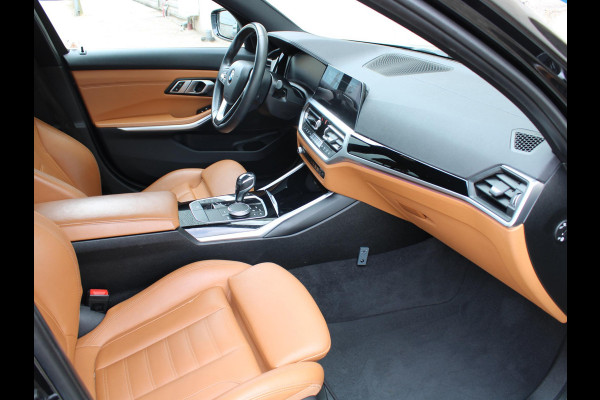 BMW 3-serie 320i High Executive Edition | APPLE CARPLAY / ANDROID AUTO | LEDEREN BEKLEDING | STOELVERWARMING |