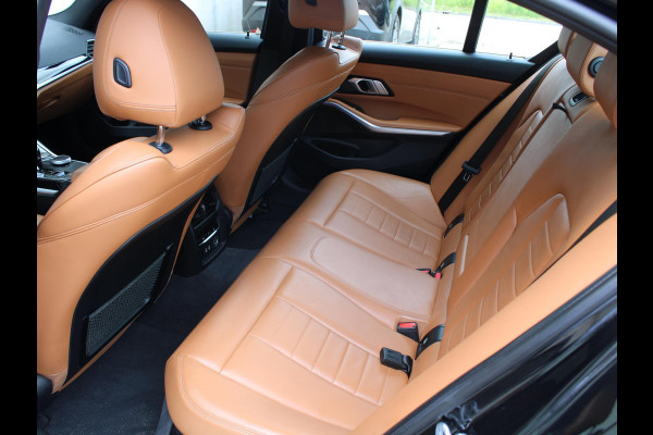 BMW 3-serie 320i High Executive Edition | APPLE CARPLAY / ANDROID AUTO | LEDEREN BEKLEDING | STOELVERWARMING |