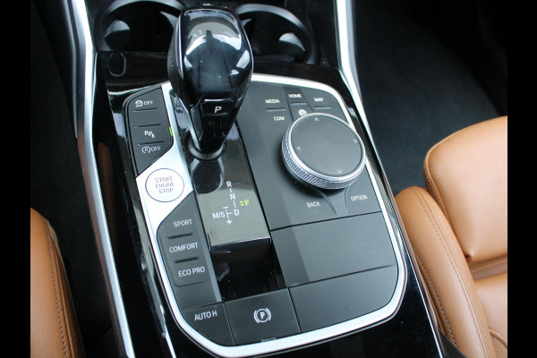 BMW 3-serie 320i High Executive Edition | APPLE CARPLAY / ANDROID AUTO | LEDEREN BEKLEDING | STOELVERWARMING |