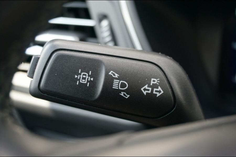 Ford Kuga 225PK PHEV Titanium AUTOM. | CAMERA | AFN. TREKHAAK | NAVI
