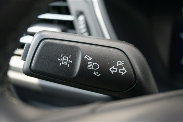 Ford Kuga 225PK PHEV Titanium AUTOM. | CAMERA | AFN. TREKHAAK | NAVI