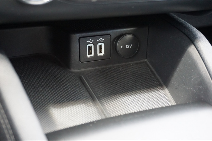 Ford Kuga 225PK PHEV Titanium AUTOM. | CAMERA | AFN. TREKHAAK | NAVI