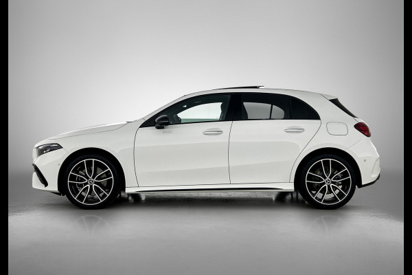 Mercedes-Benz A-Klasse 250 e Business Solution AMG | AMG Line Plus pakket | Memorypakket voorstoelen | Panoramaschuifdak | Head-up display | 360° camera | AMG Line Plus pakket | Memorypakket voorstoelen | Panoramaschuifdak | Head-up display | 360° camera |