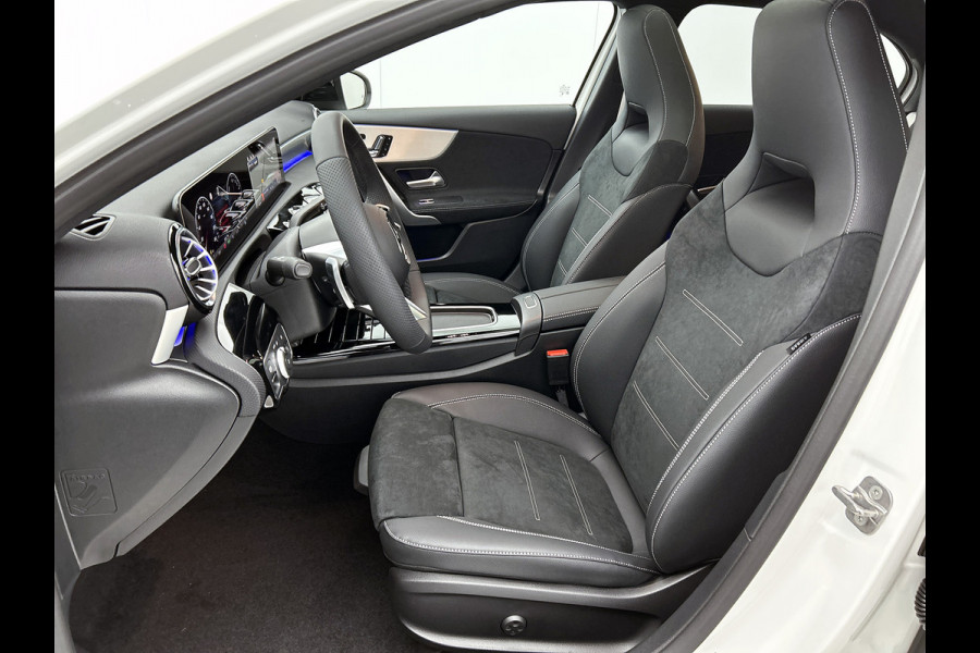 Mercedes-Benz A-Klasse 250 e Business Solution AMG | AMG Line Plus pakket | Memorypakket voorstoelen | Panoramaschuifdak | Head-up display | 360° camera | AMG Line Plus pakket | Memorypakket voorstoelen | Panoramaschuifdak | Head-up display | 360° camera |