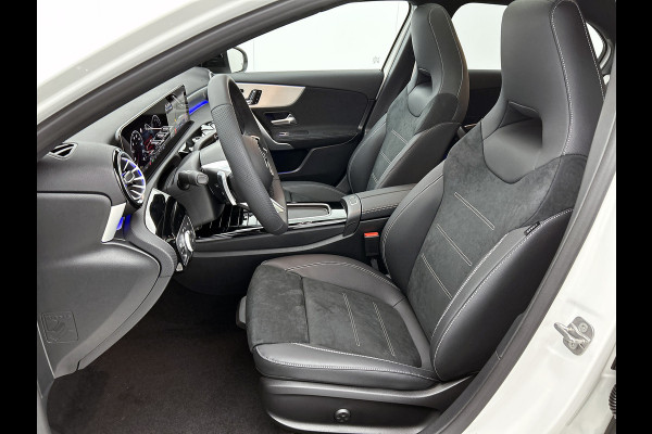 Mercedes-Benz A-Klasse 250 e Business Solution AMG | AMG Line Plus pakket | Memorypakket voorstoelen | Panoramaschuifdak | Head-up display | 360° camera | AMG Line Plus pakket | Memorypakket voorstoelen | Panoramaschuifdak | Head-up display | 360° camera |