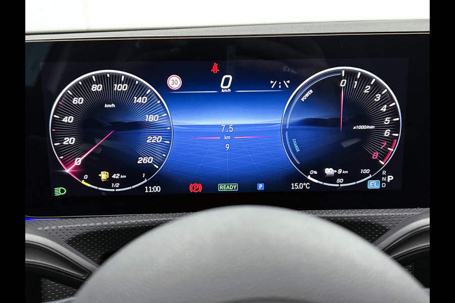 Mercedes-Benz A-Klasse 250 e Business Solution AMG | AMG Line Plus pakket | Memorypakket voorstoelen | Panoramaschuifdak | Head-up display | 360° camera | AMG Line Plus pakket | Memorypakket voorstoelen | Panoramaschuifdak | Head-up display | 360° camera |