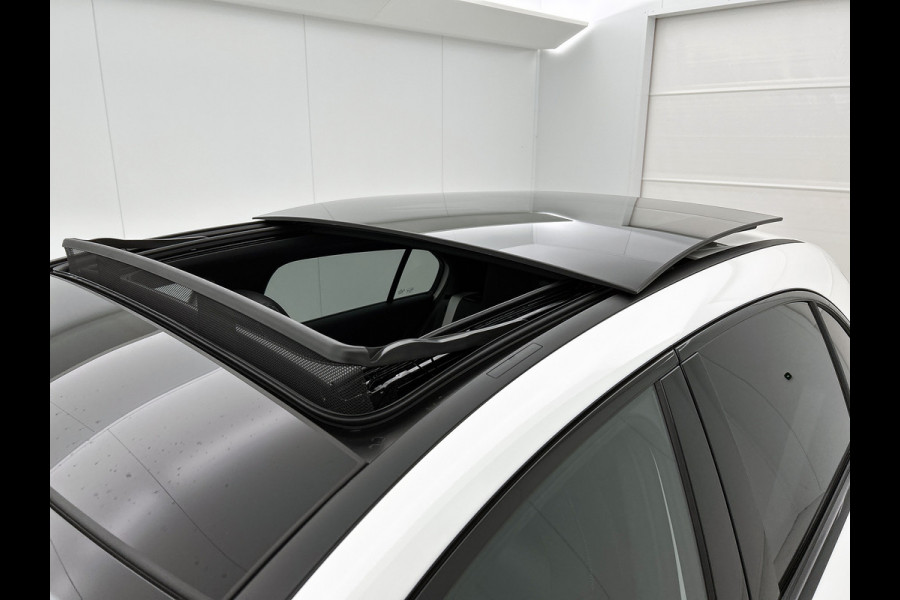 Mercedes-Benz A-Klasse 250 e Business Solution AMG | AMG Line Plus pakket | Memorypakket voorstoelen | Panoramaschuifdak | Head-up display | 360° camera | AMG Line Plus pakket | Memorypakket voorstoelen | Panoramaschuifdak | Head-up display | 360° camera |