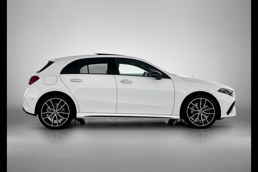 Mercedes-Benz A-Klasse 250 e Business Solution AMG | AMG Line Plus pakket | Memorypakket voorstoelen | Panoramaschuifdak | Head-up display | 360° camera | AMG Line Plus pakket | Memorypakket voorstoelen | Panoramaschuifdak | Head-up display | 360° camera |