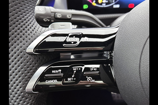 Mercedes-Benz A-Klasse 250 e Business Solution AMG | AMG Line Plus pakket | Memorypakket voorstoelen | Panoramaschuifdak | Head-up display | 360° camera | AMG Line Plus pakket | Memorypakket voorstoelen | Panoramaschuifdak | Head-up display | 360° camera |