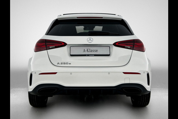 Mercedes-Benz A-Klasse 250 e Business Solution AMG | AMG Line Plus pakket | Memorypakket voorstoelen | Panoramaschuifdak | Head-up display | 360° camera | AMG Line Plus pakket | Memorypakket voorstoelen | Panoramaschuifdak | Head-up display | 360° camera |
