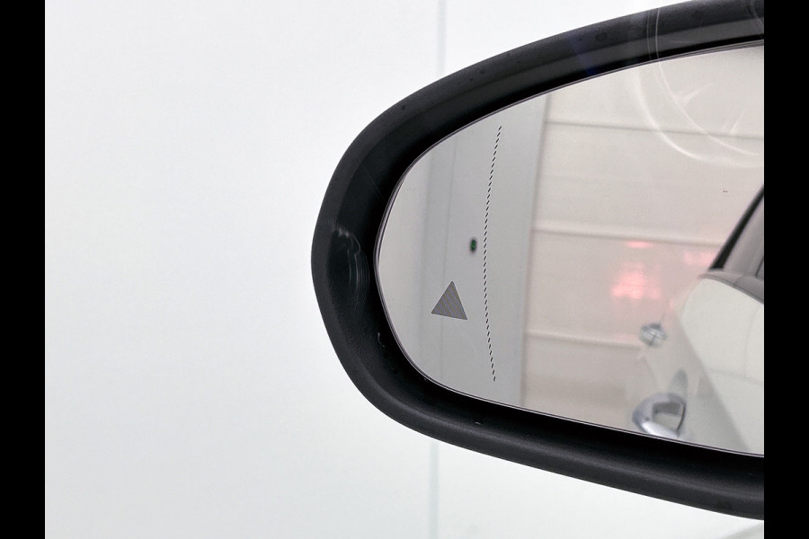 Mercedes-Benz A-Klasse 250 e Business Solution AMG | AMG Line Plus pakket | Memorypakket voorstoelen | Panoramaschuifdak | Head-up display | 360° camera | AMG Line Plus pakket | Memorypakket voorstoelen | Panoramaschuifdak | Head-up display | 360° camera |