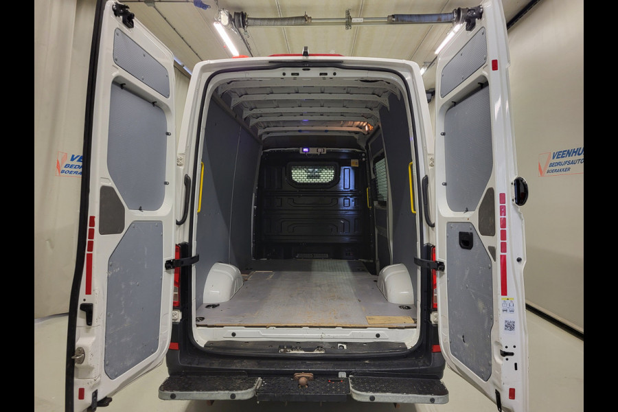 Volkswagen Crafter 2.0TDI 140pk L3/H3 3000kg Trekgewicht Euro 6!