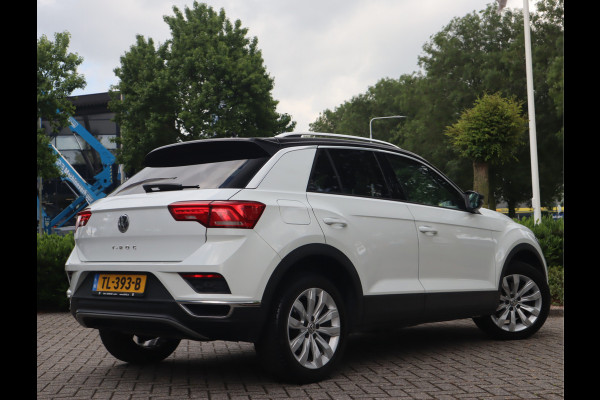 Volkswagen T-Roc 1.5 TSI Style Navi / Clima / Handgesch / Dealer onderhouden BTW AUTO / 1e eigenaar / 150PK!