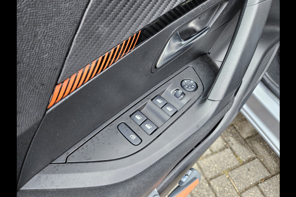 Peugeot e-2008 EV Active Pack 50 kWh SOH 97%! Carplay! NAP! Dealer Onderhouden! Airco/Clima!