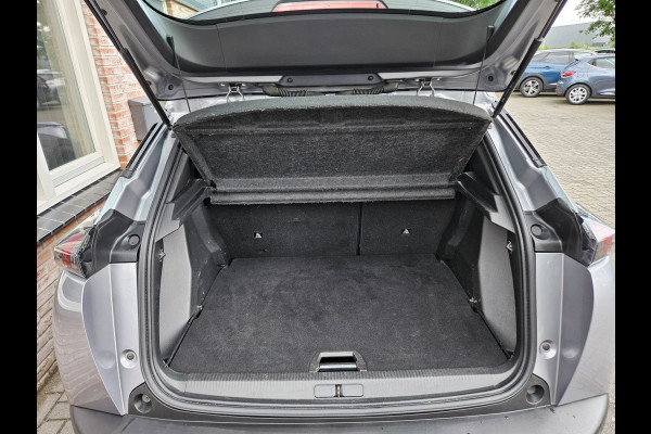 Peugeot e-2008 EV Active Pack 50 kWh SOH 97%! Carplay! NAP! Dealer Onderhouden! Airco/Clima!