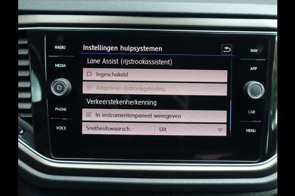 Volkswagen T-Roc 1.5 TSI Style Navi / Clima / Handgesch / Dealer onderhouden BTW AUTO / 1e eigenaar / 150PK!
