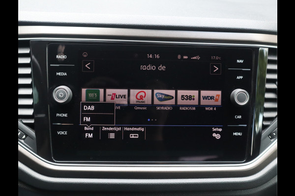 Volkswagen T-Roc 1.5 TSI Style Navi / Clima / Handgesch / Dealer onderhouden BTW AUTO / 1e eigenaar / 150PK!