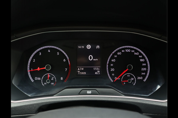 Volkswagen T-Roc 1.5 TSI Style Navi / Clima / Handgesch / Dealer onderhouden BTW AUTO / 1e eigenaar / 150PK!