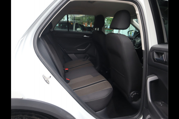 Volkswagen T-Roc 1.5 TSI Style Navi / Clima / Handgesch / Dealer onderhouden BTW AUTO / 1e eigenaar / 150PK!