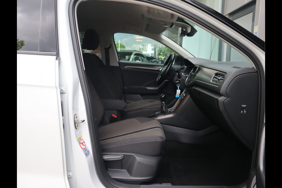 Volkswagen T-Roc 1.5 TSI Style Navi / Clima / Handgesch / Dealer onderhouden BTW AUTO / 1e eigenaar / 150PK!